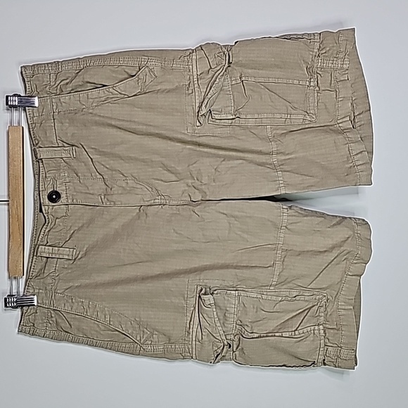 American Eagle tan 32" waist longboard cargo shorts - Picture 1 of 8